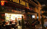 Công an Hà Nội trong đêm thực hiện lệnh đóng cửa các dịch vụ